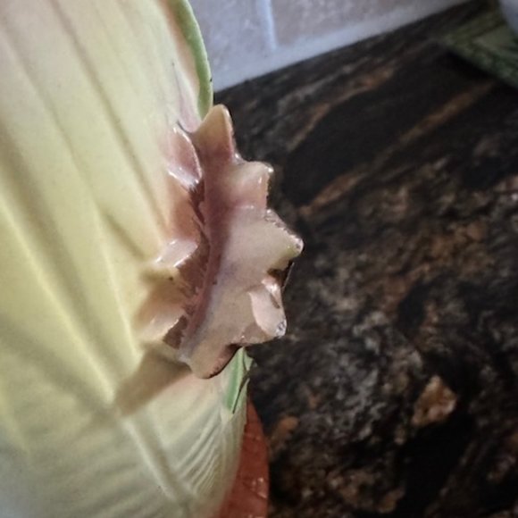 Vintage ceramic tulip Vase - Picture 7 of 9